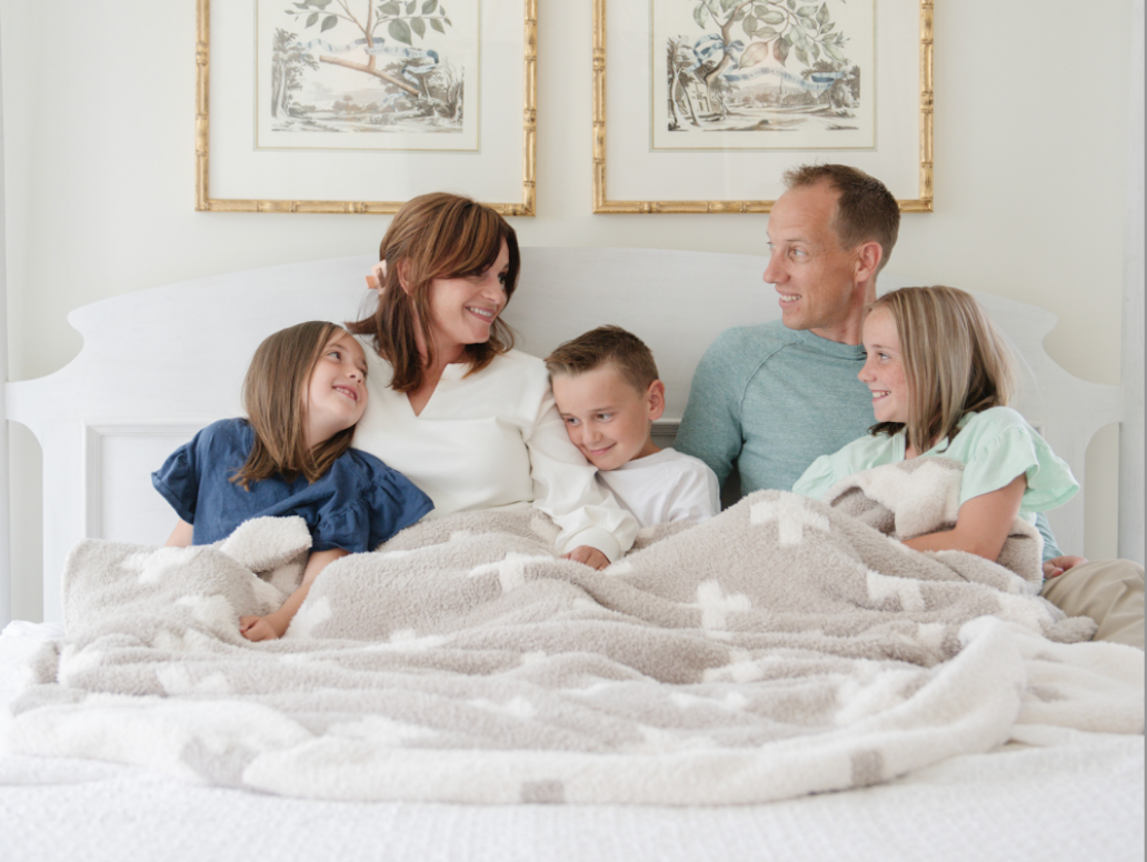 Connecting Through the Chaos: How to Stay Close to Family During Busy Seasons