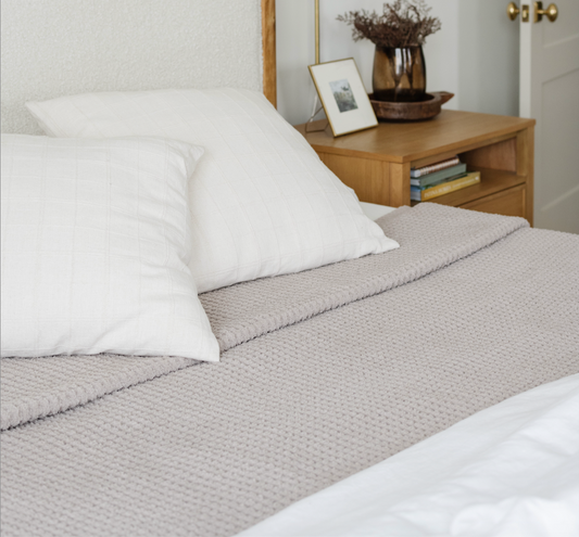 Introducing the Saranoni Waffle Knit Blanket: Everyday Luxury Meets Timeless Style