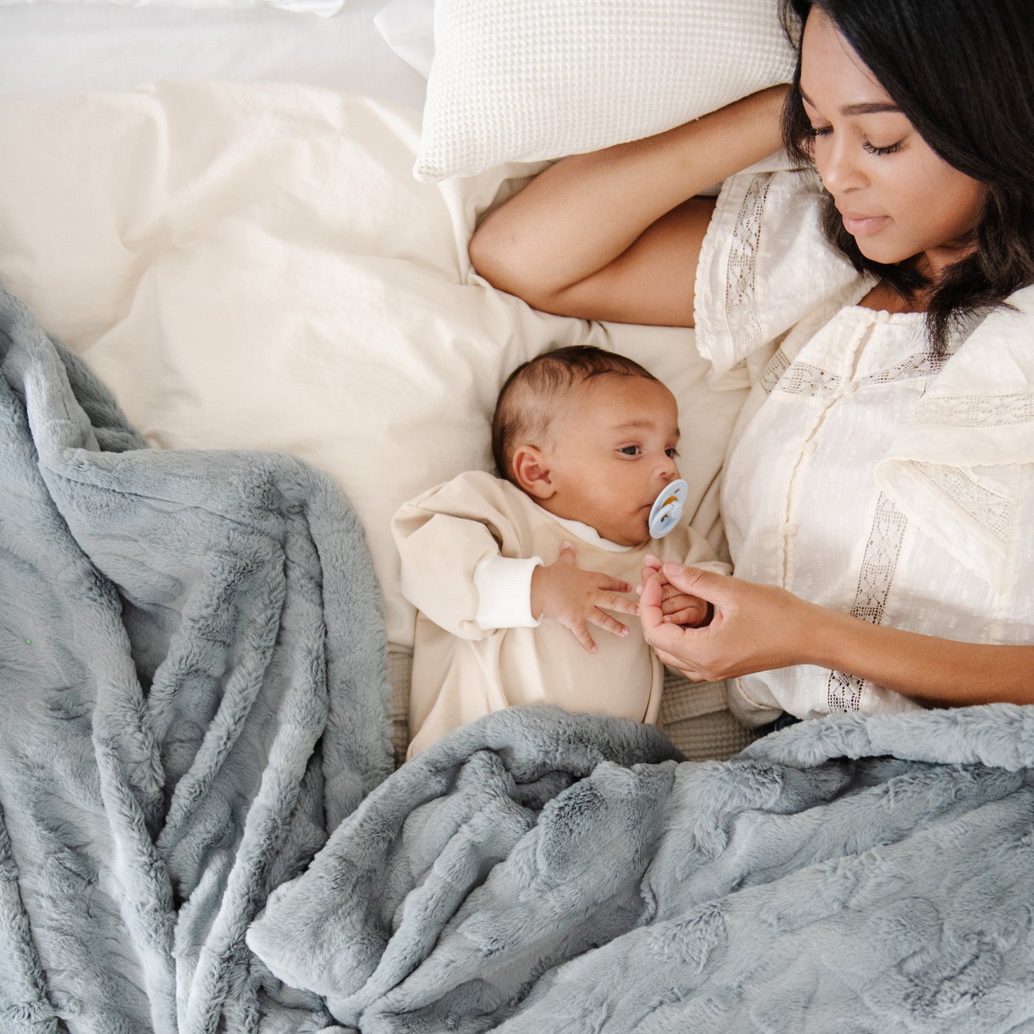 PATTERNED FAUX FUR BLANKETS - Saranoni