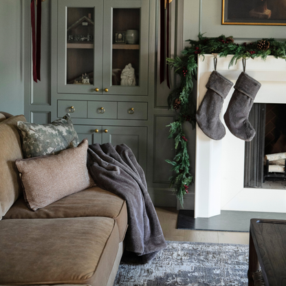 GRAND FAUX FUR XL THROW BLANKETS