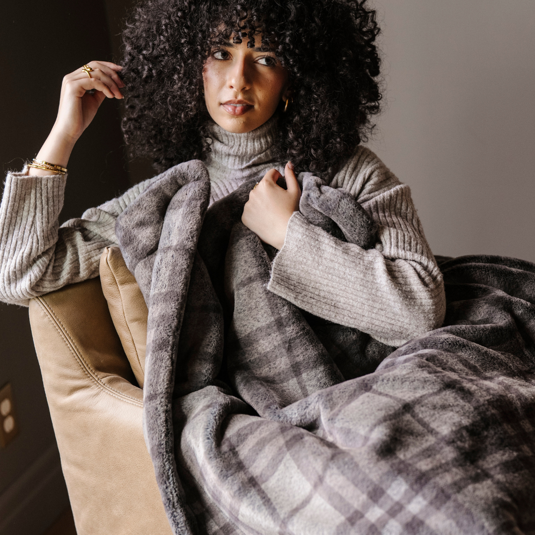 GRAND FAUX FUR XL THROW BLANKETS