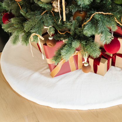 GRAND FAUX FUR TREE SKIRTS