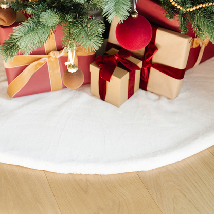 GRAND FAUX FUR TREE SKIRTS