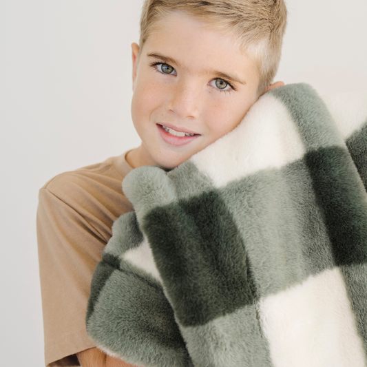 HOLIDAY PRINTED FAUX FUR XL THROW BLANKETS