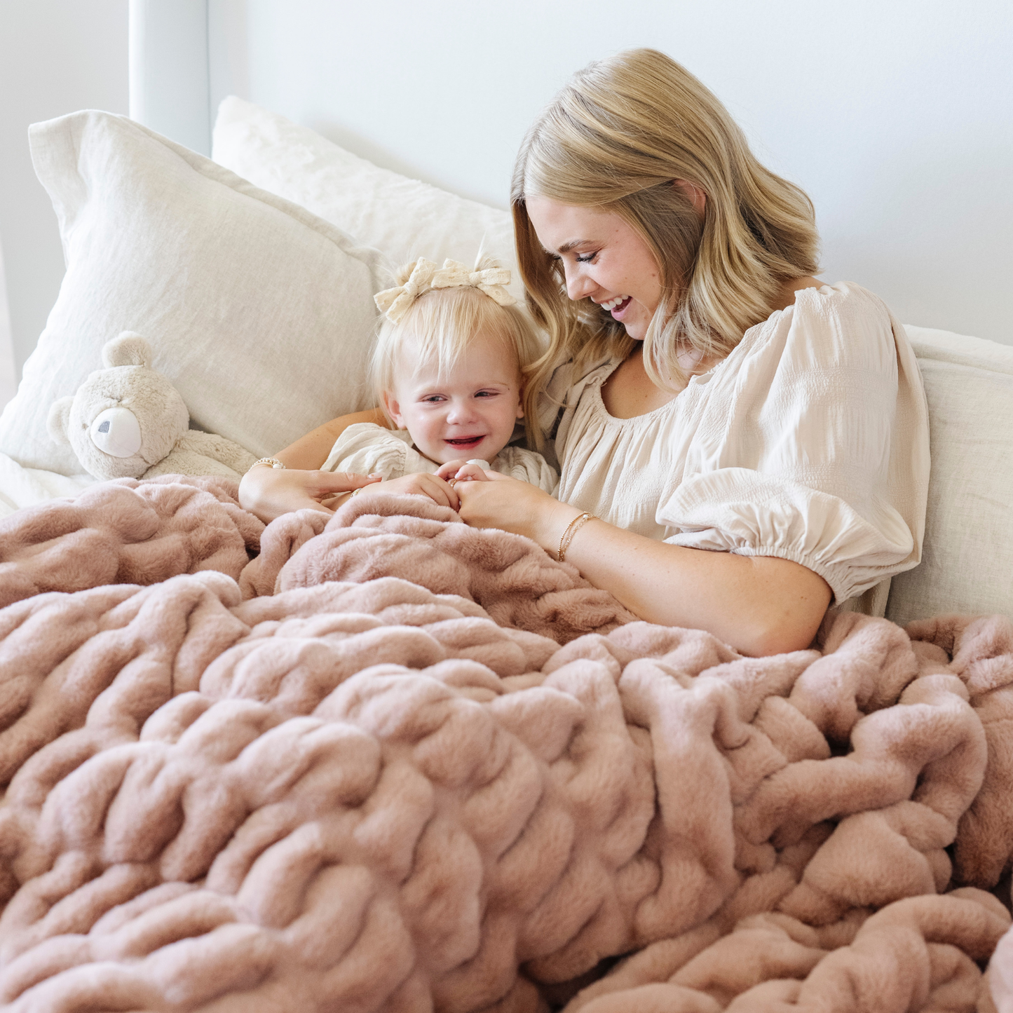 DOUBLE RUCHED FAUX FUR XL THROW BLANKETS