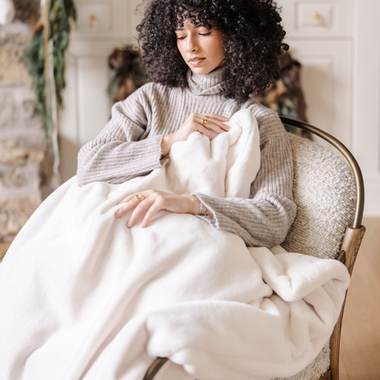 GRAND FAUX FUR XL THROW BLANKETS