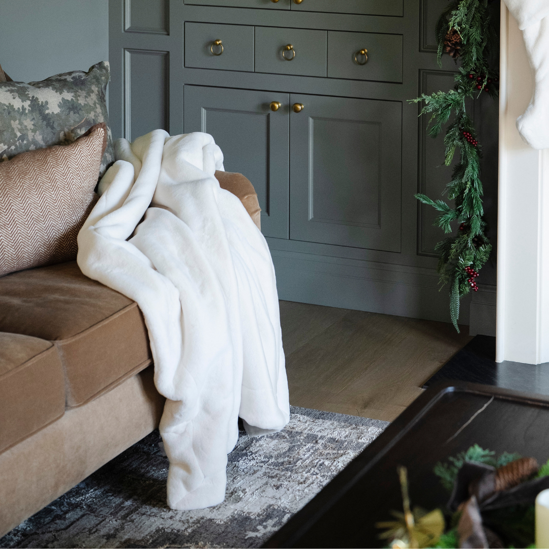 GRAND FAUX FUR XL THROW BLANKETS