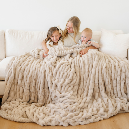 DOUBLE RUCHED FAUX FUR XL THROW BLANKETS