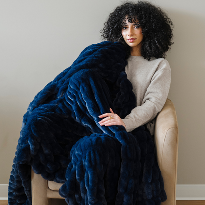 DOUBLE RUCHED FAUX FUR XL THROW BLANKETS