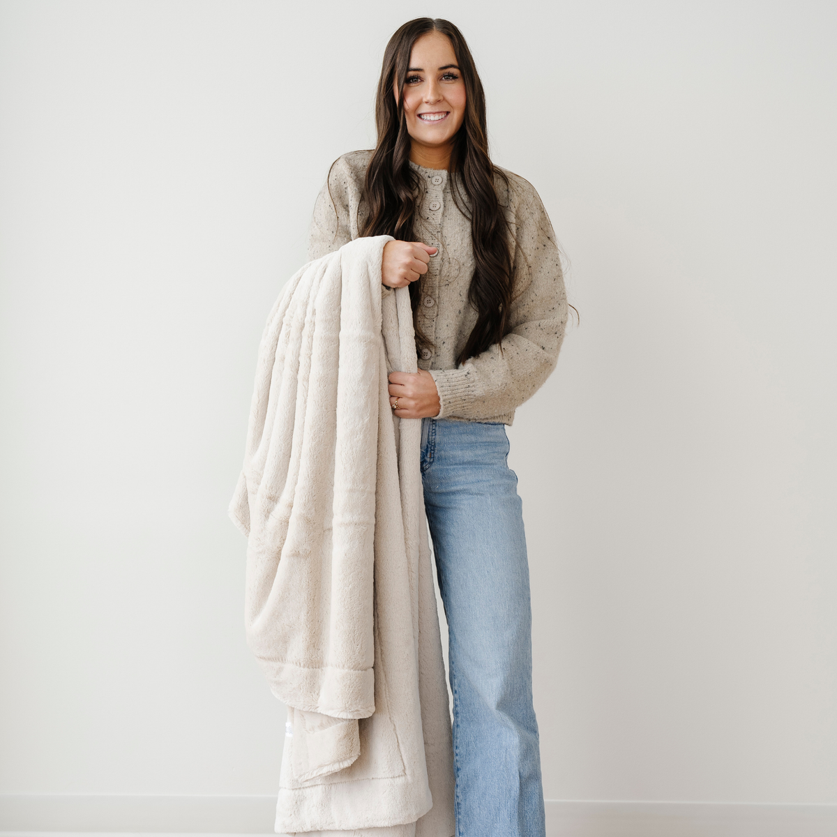 Saranoni Lush XL Throw Blankets | Soft, Stylish & Warm