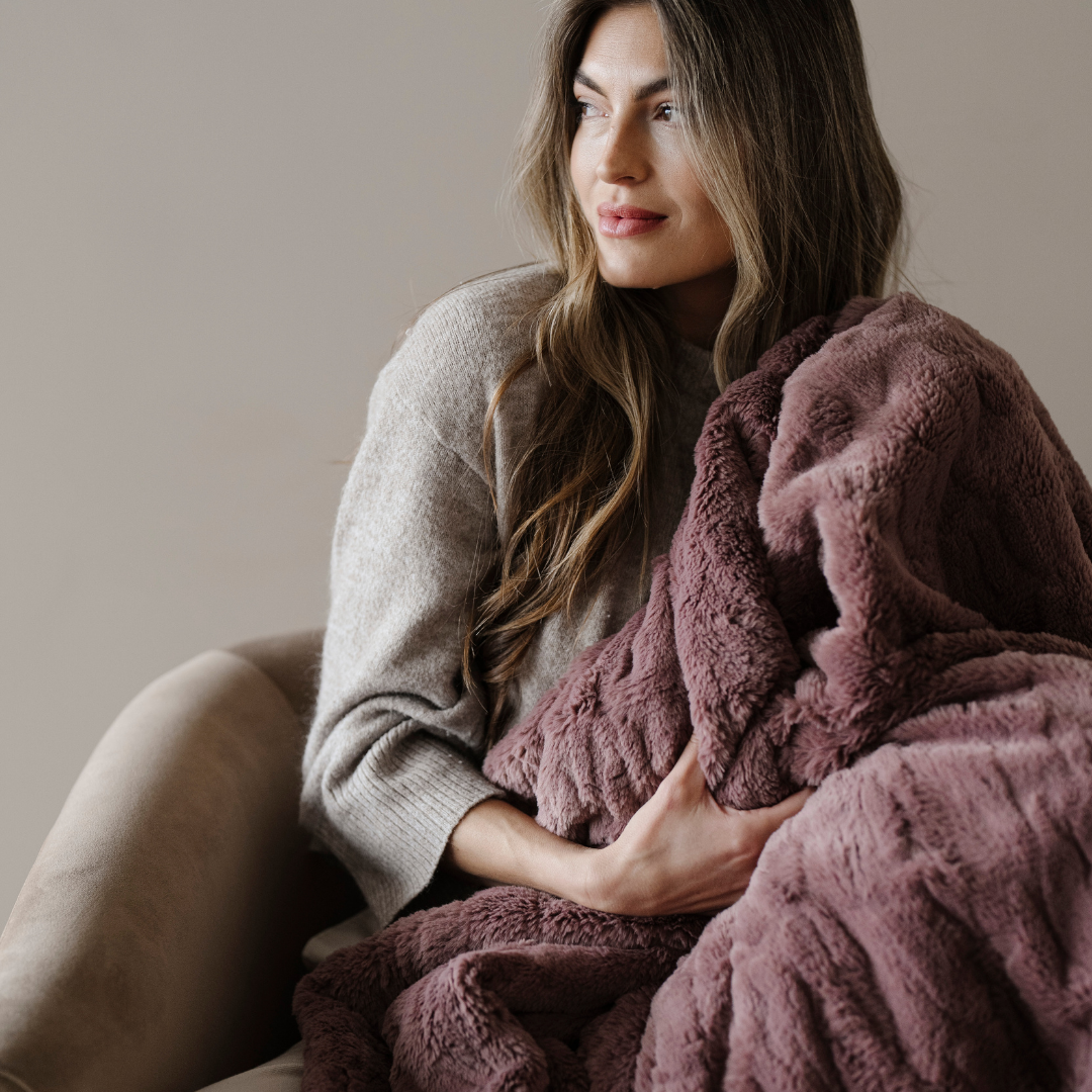 PATTERNED FAUX FUR THROW BLANKETS (Dusk)