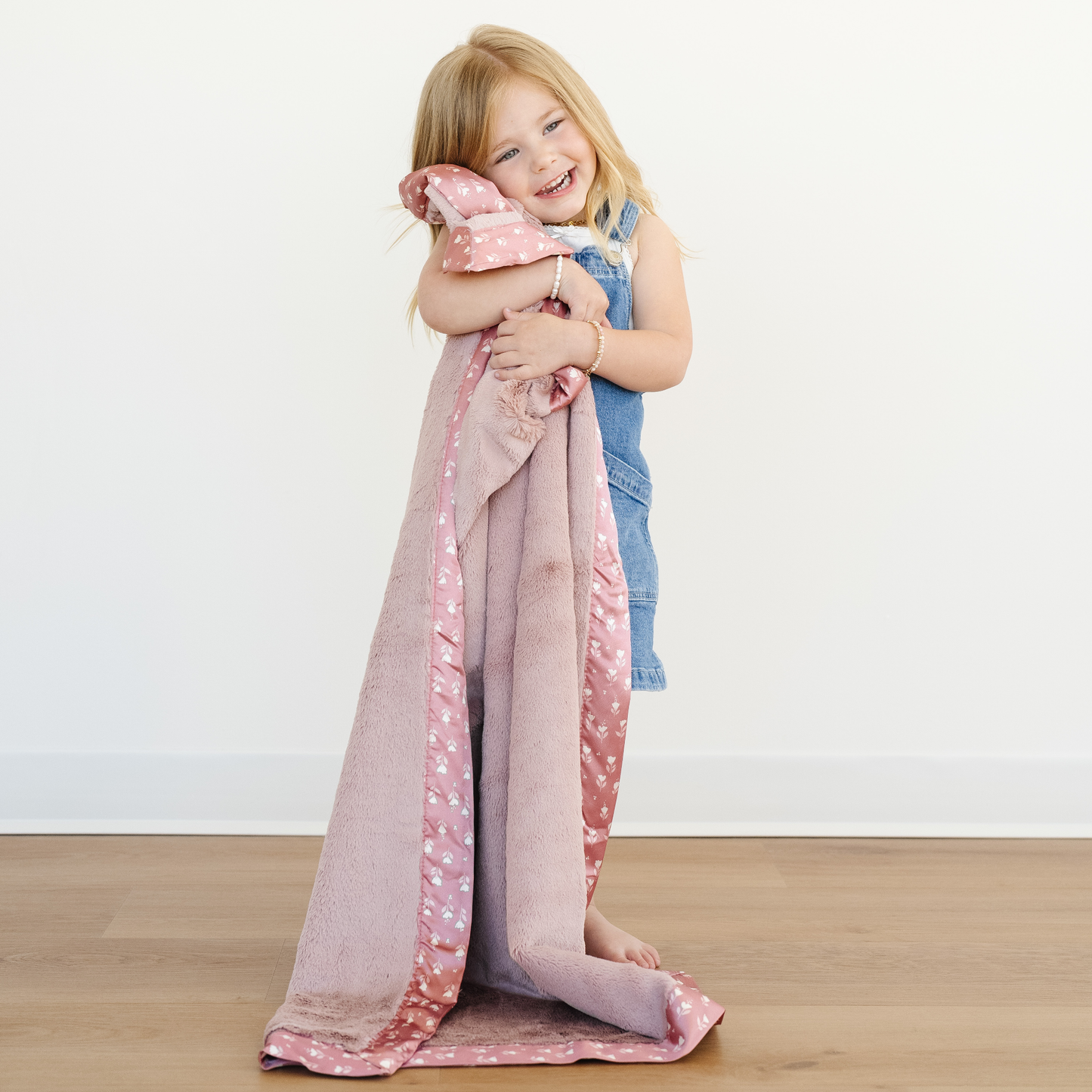 SATIN BORDER RECEIVING BLANKETS