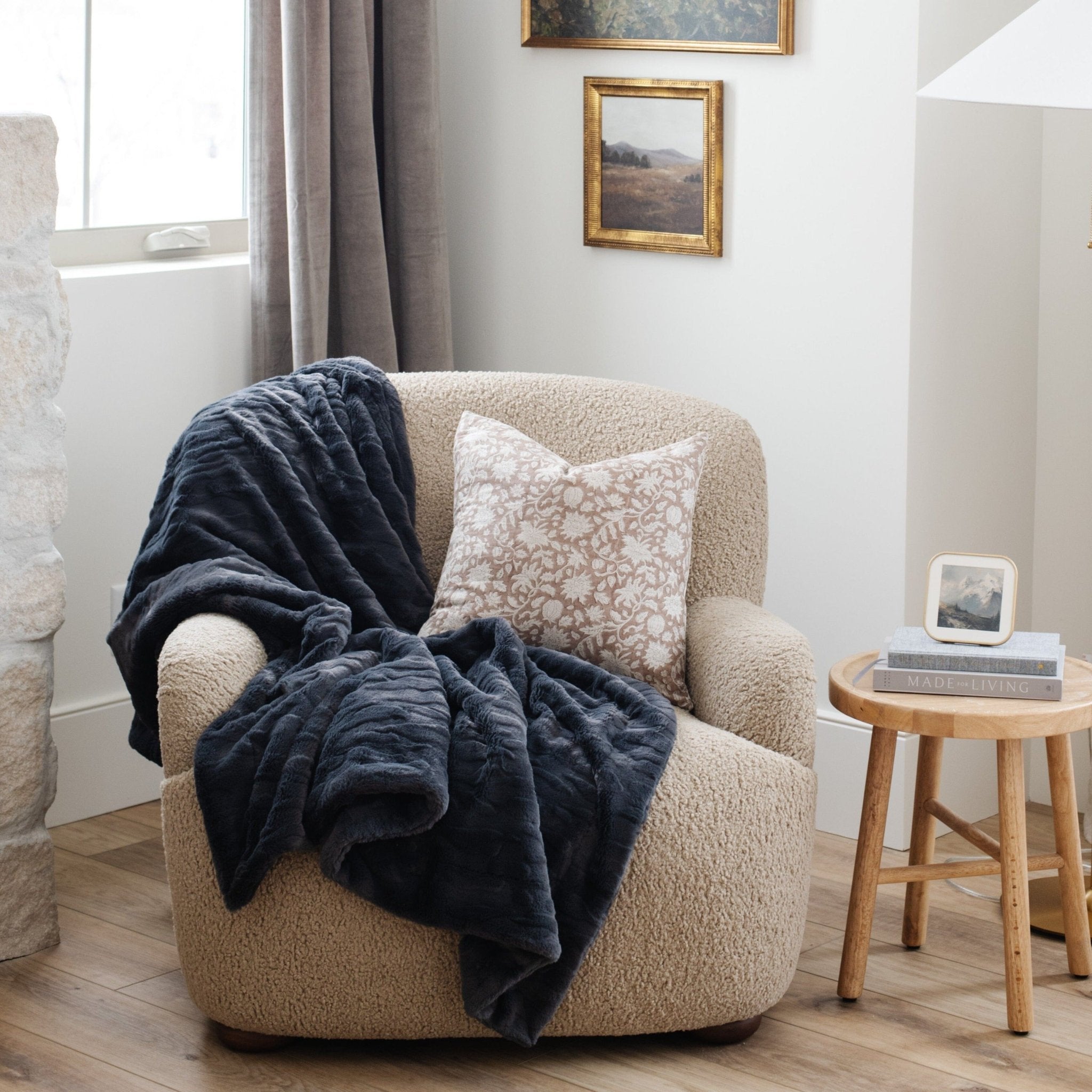 PATTERNED FAUX FUR THROW BLANKETS - Saranoni