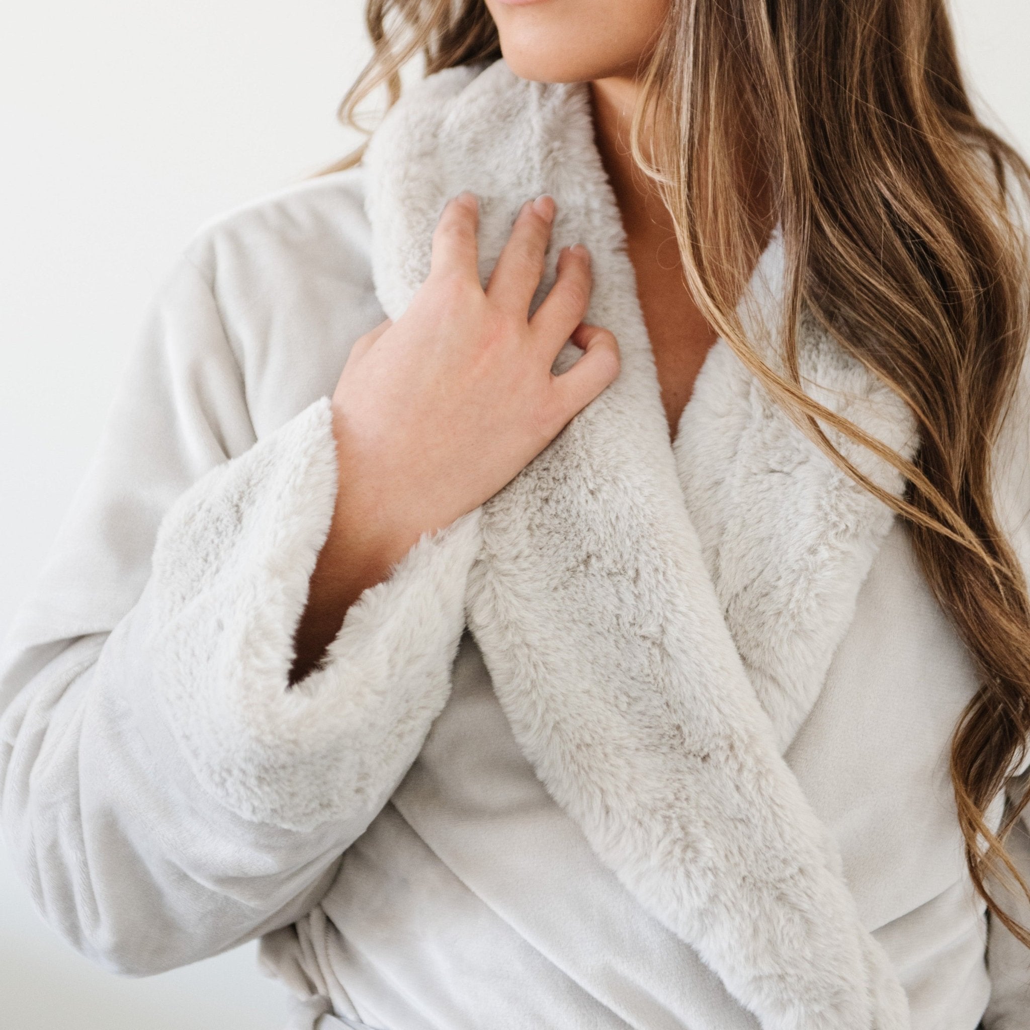 Amazon.com: BATHGOWN Women's Robe Fur Nightgown Bathrobe Sleepwear Feather  Bridal Robe with Belt : Clothing, Shoes & Jewelry