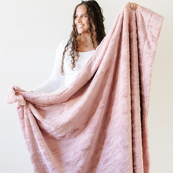 Plush Faux Fur Throw Blanket - Soft Pink Cloud