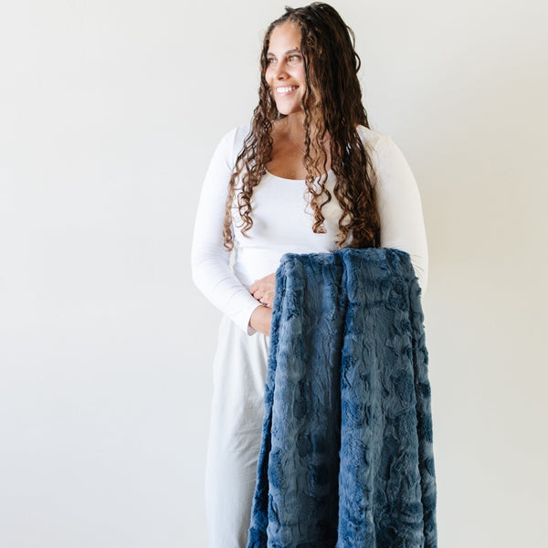PATTERNED FAUX FUR THROW BLANKETS - Saranoni