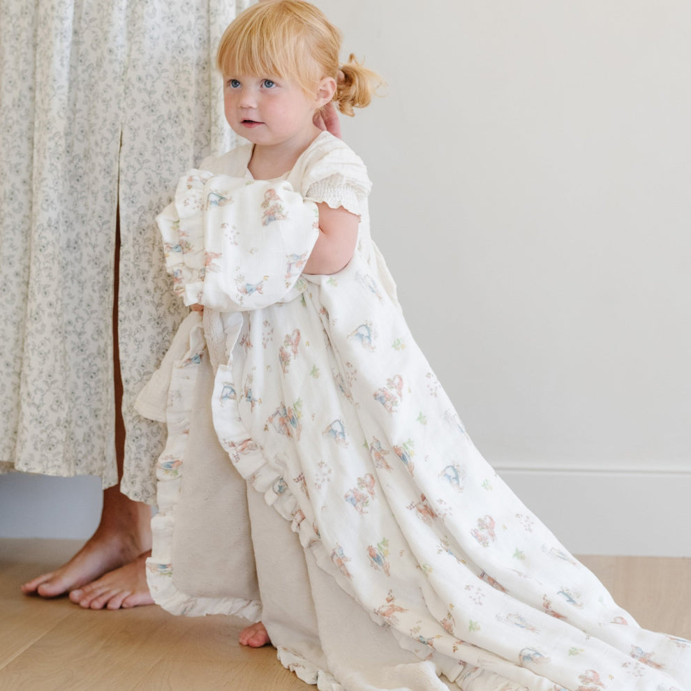 Peter Rabbit™ Muslin Lush Blanket | Saranoni