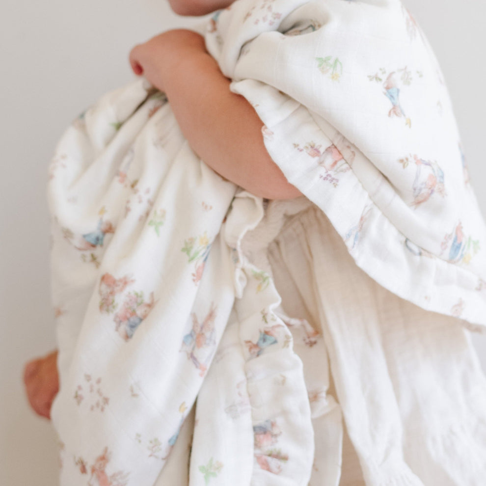 Peter Rabbit™ Muslin Lush Blanket | Saranoni