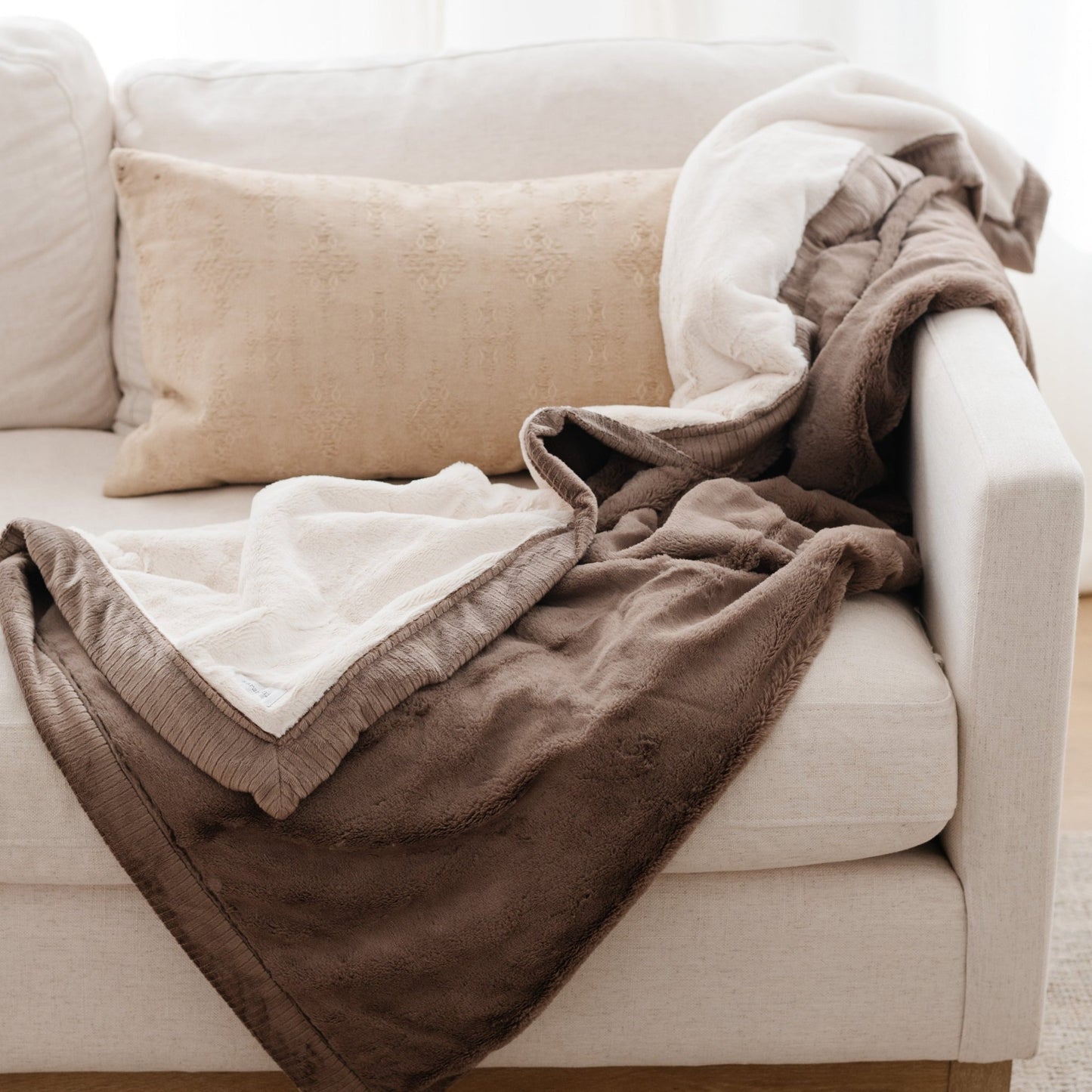 TWO TONE LUSH XL BLANKETS - Saranoni